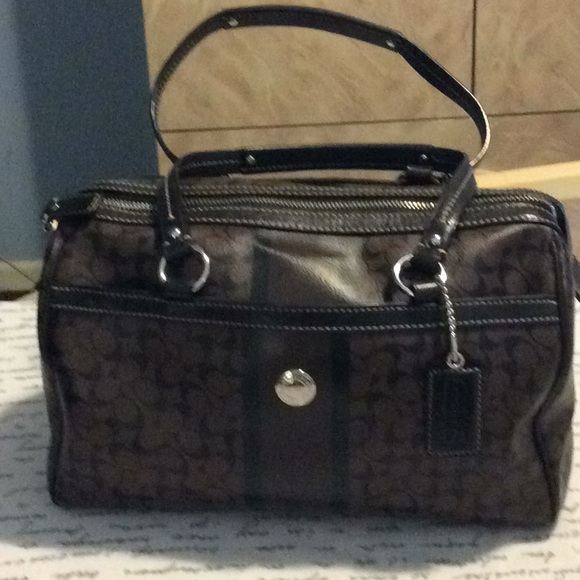 Coach Signature Boston Bag - Picture 5 of 8